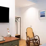 Portico 75 *