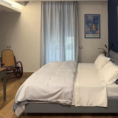 Portico 75 Неаполь