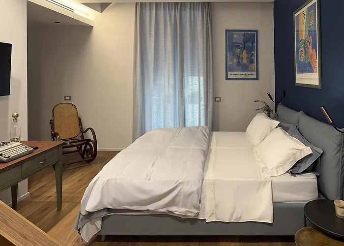 Portico 75 Неаполь